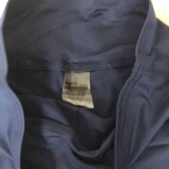 NWT Hyper Dynamix Navy Capri compression leggings SZ: L - Picture 3 of 5